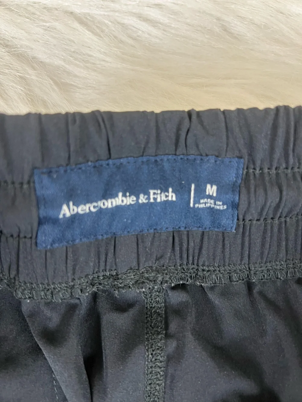 Abercrombie and Fitch Men's Black Nylon Shorts Baggies medium - Picture 3 of 13
